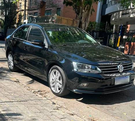 VOLKSWAGEN JETTA 2.0 TSI HIGHLINE 211CV GASOLINA 4P TIPTRONIC VOLKSWAGEN JETTA 2.0 TSI HIGHLINE 211CV GASOLINA 4P TIPTRONIC
